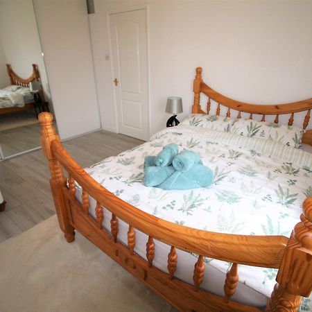 Whitley Bay - Sleeps 6 - Refurbished Throughout - Fast Wifi - Dogs Welcome Buitenkant foto